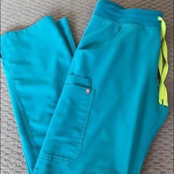 Marine green figs scrubs - Picture 2 of 4